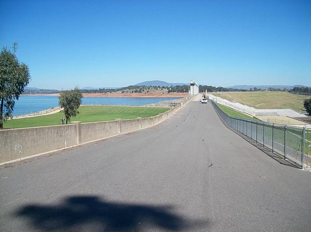 064-Lake Hume Weir-22Mar10.JPG