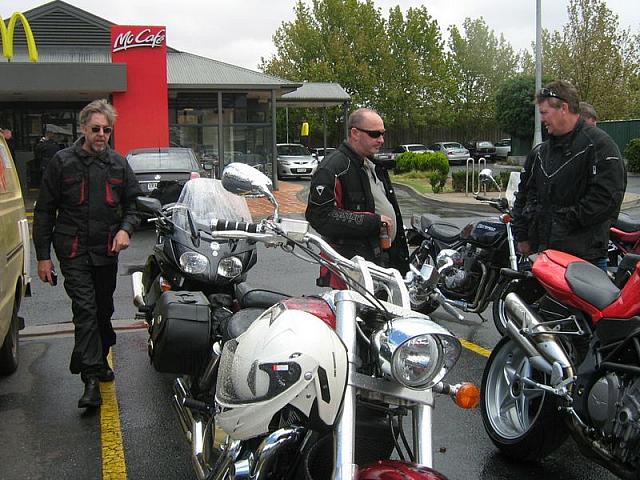 Photo courtesy of Sue (she is the one driving the blue car as her bike is in the shop!)