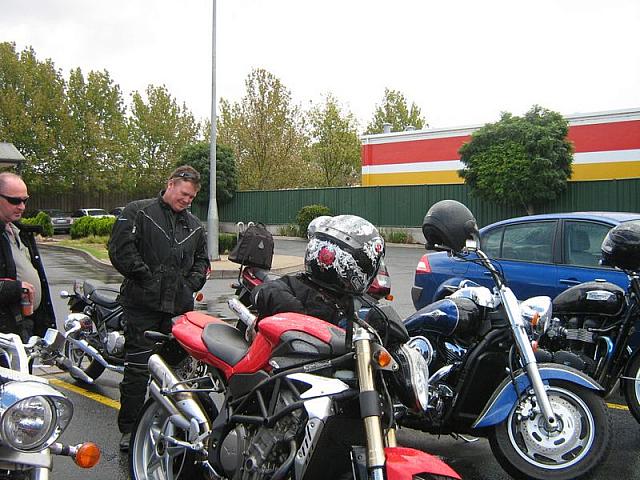 Photo courtesy of Sue (she is the one driving the blue car as her bike is in the shop!)