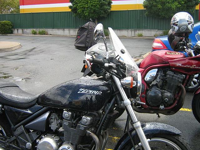 Photo courtesy of Sue (she is the one driving the blue car as her bike is in the shop!)